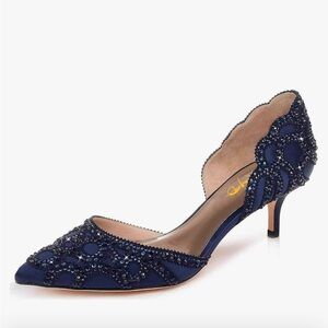 NIB Women’s size 7 kitten heel shoes Navy Blue with embellishment.